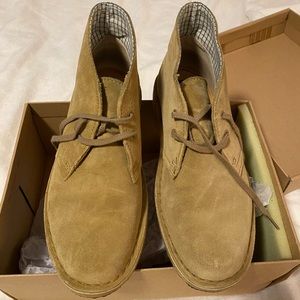Clarks Desert Boot in Oakwood Suede Women’s 7